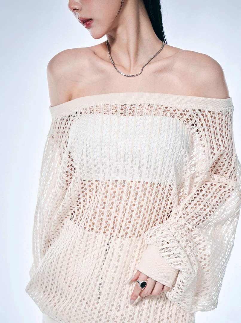 寬鬆斜領洞洞罩衫