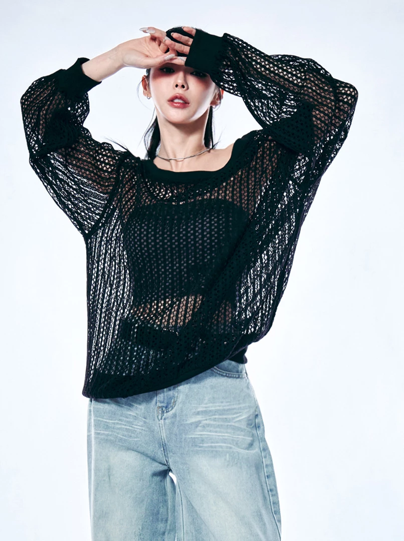 寬鬆斜領洞洞罩衫