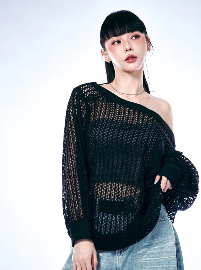 寬鬆斜領洞洞罩衫