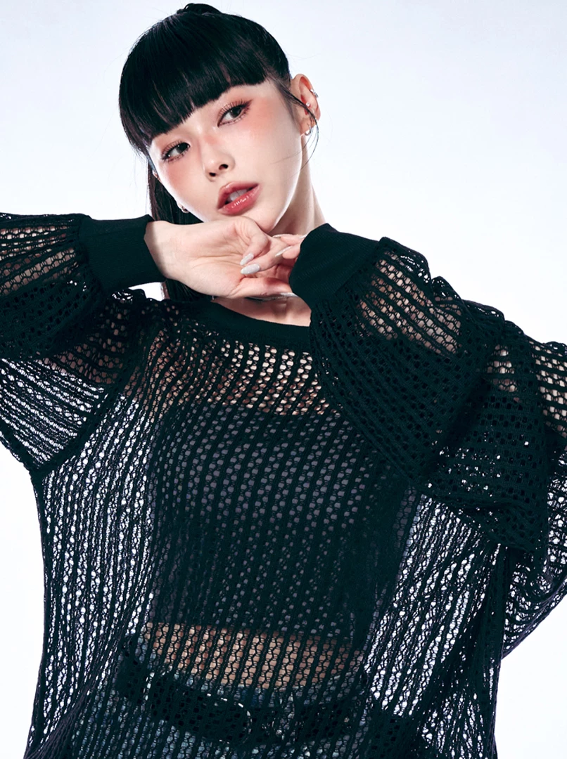 寬鬆斜領洞洞罩衫