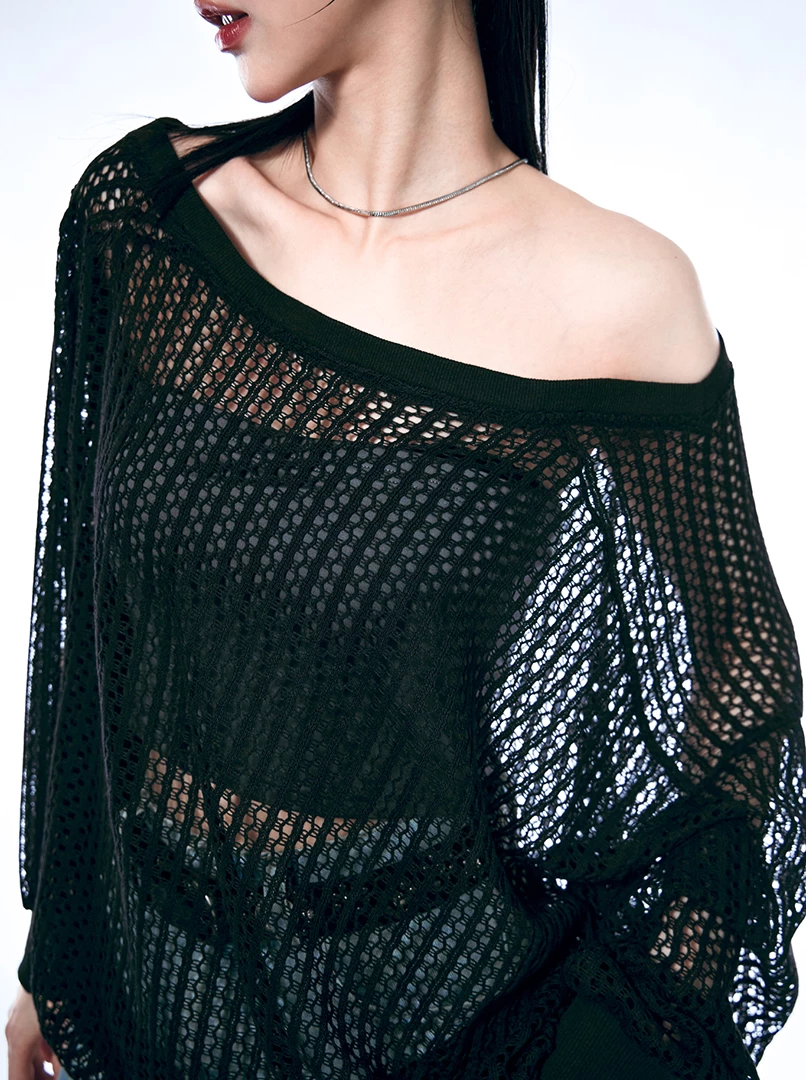 寬鬆斜領洞洞罩衫