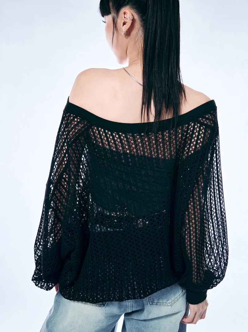 寬鬆斜領洞洞罩衫