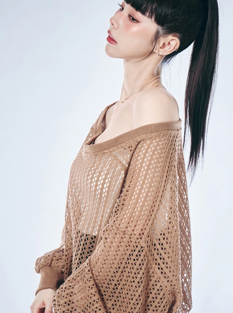 寬鬆斜領洞洞罩衫