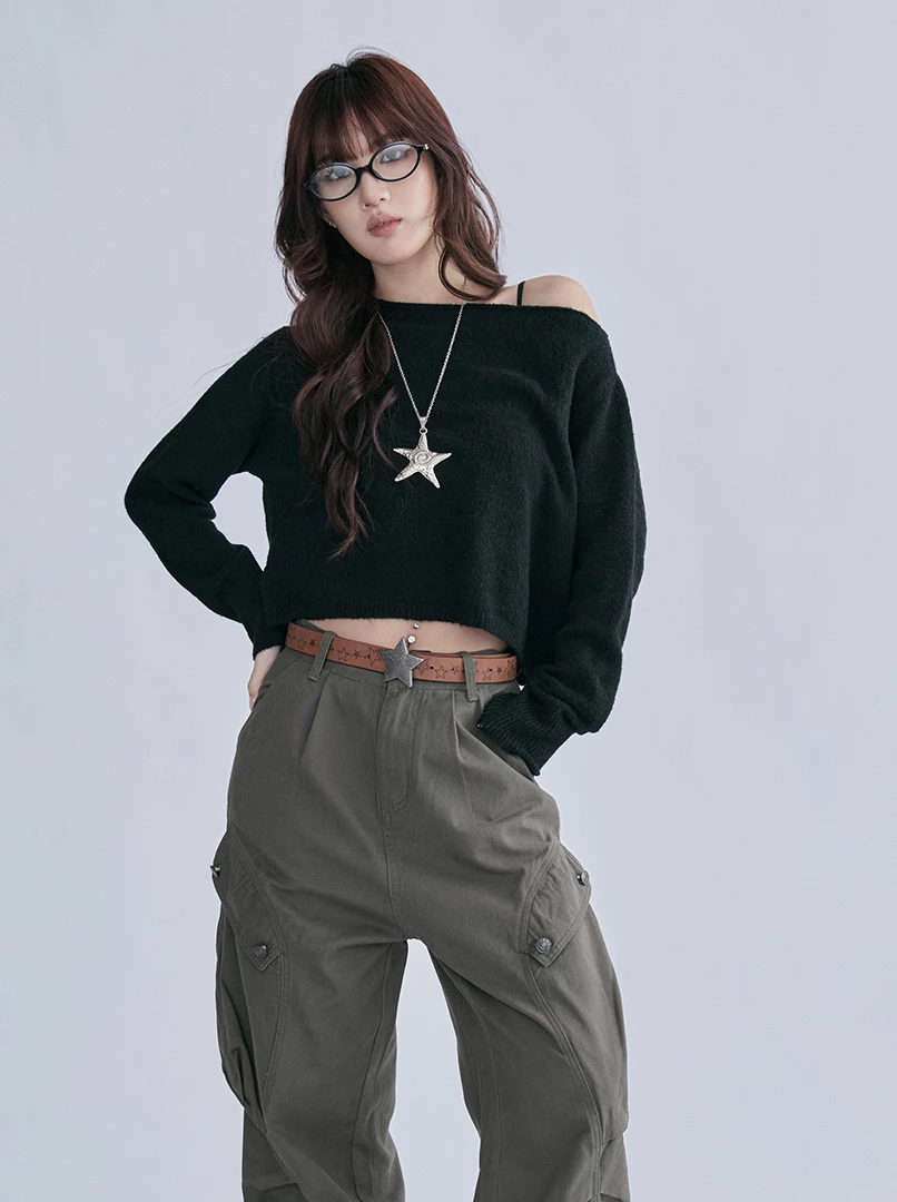 斜肩短版針織衫