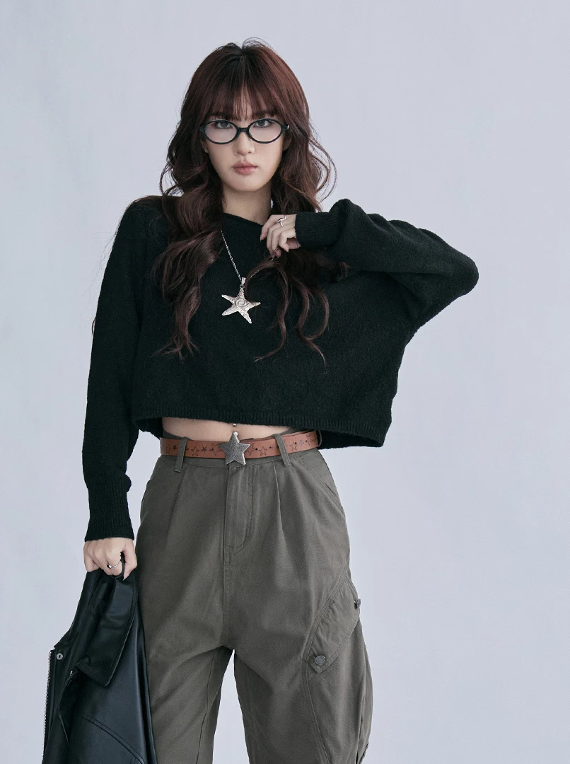 斜肩短版針織衫