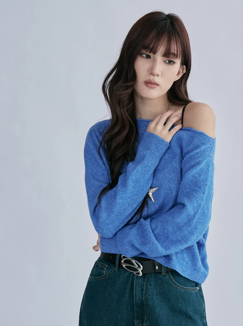 斜肩短版針織衫