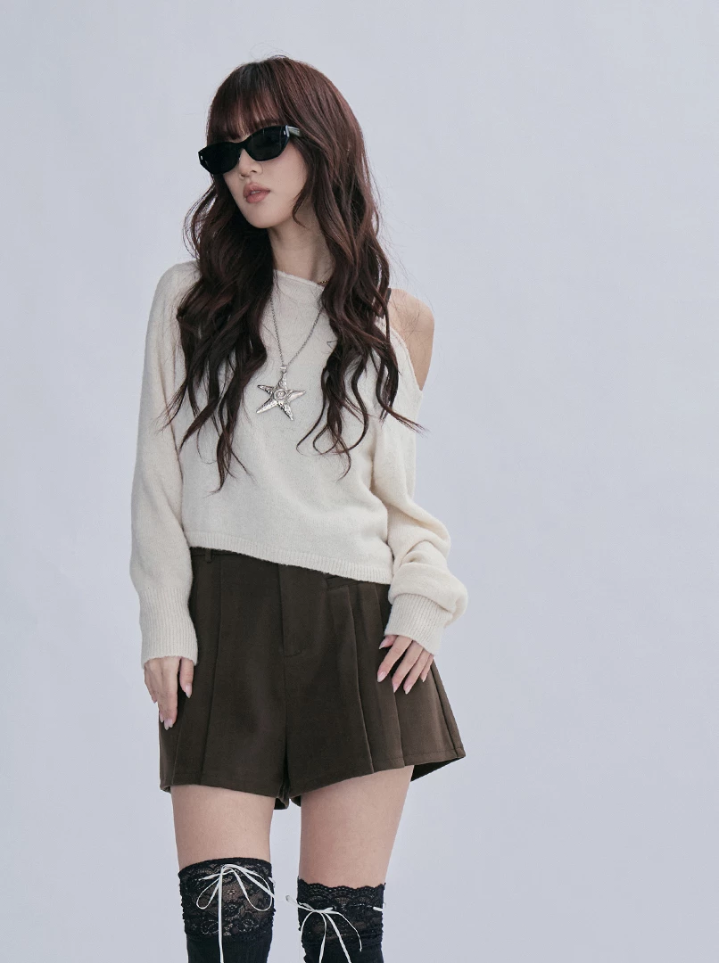 斜肩短版針織衫