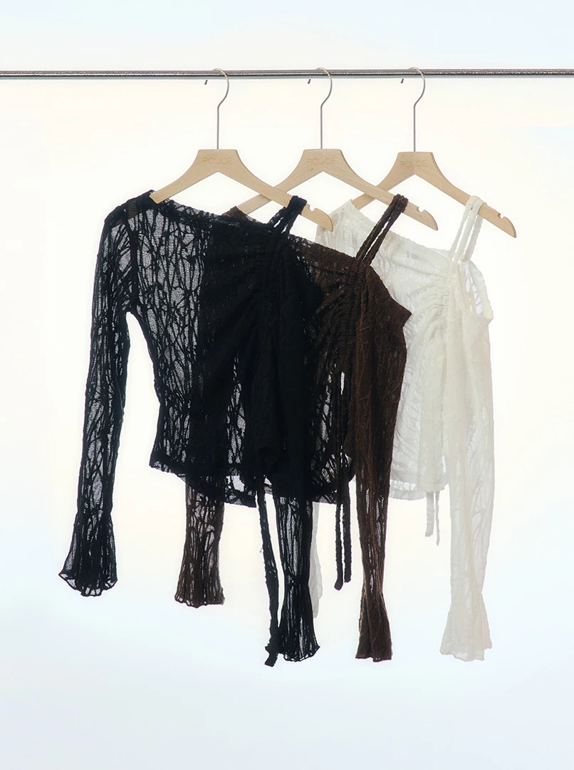 露肩斜領抽繩長袖上衣