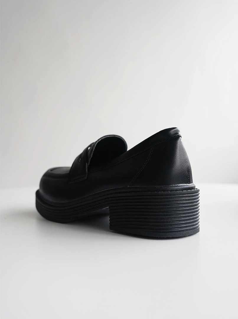 粗跟經典款樂福鞋