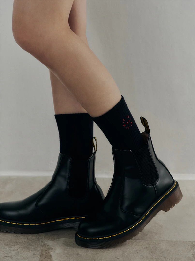 黑土聯名刺繡襪子