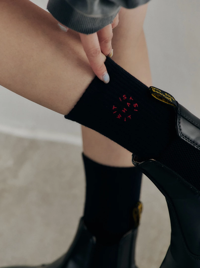 黑土聯名刺繡襪子