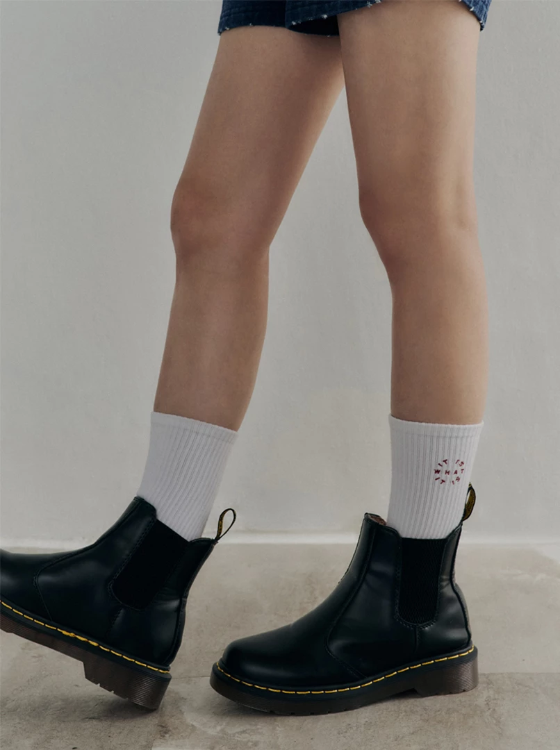 黑土聯名刺繡襪子