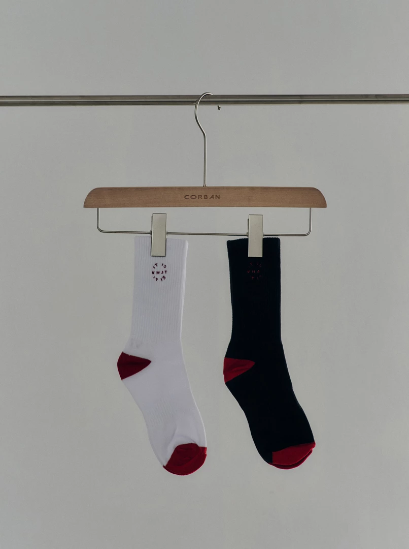 黑土聯名刺繡襪子