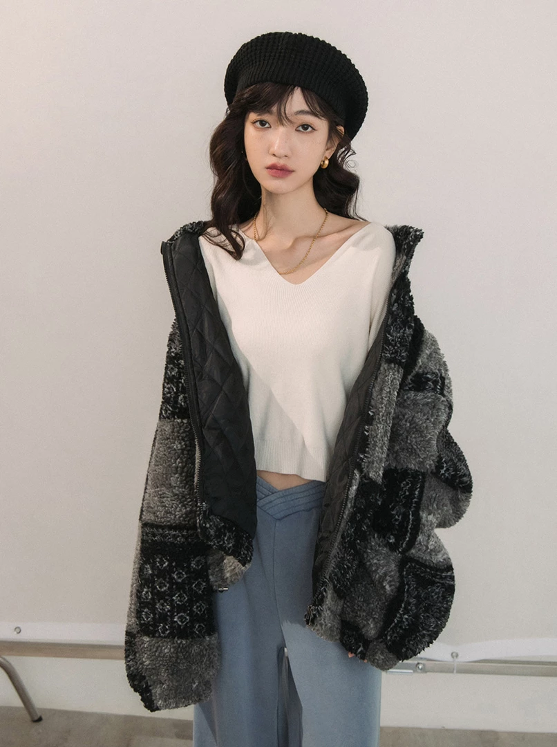 復古緹花仿羊絨外套'