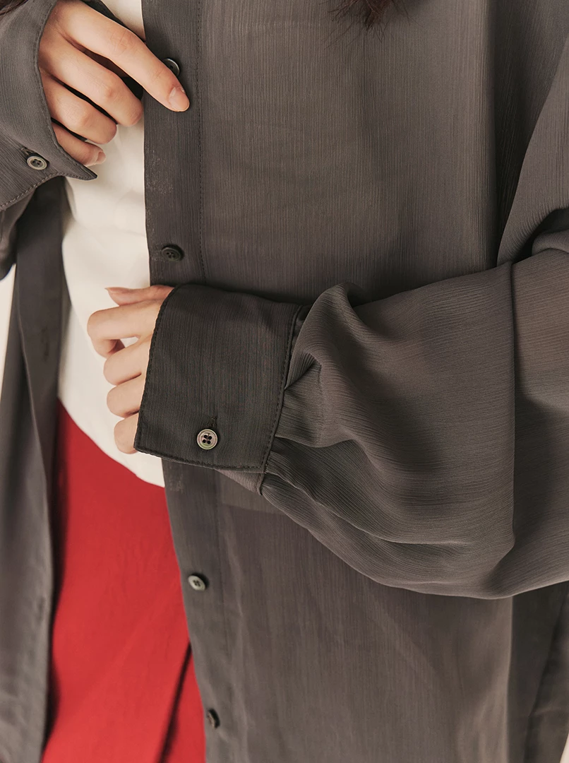 極簡透膚百搭襯衫