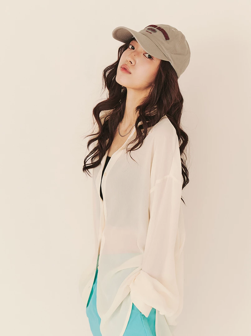 極簡透膚百搭襯衫