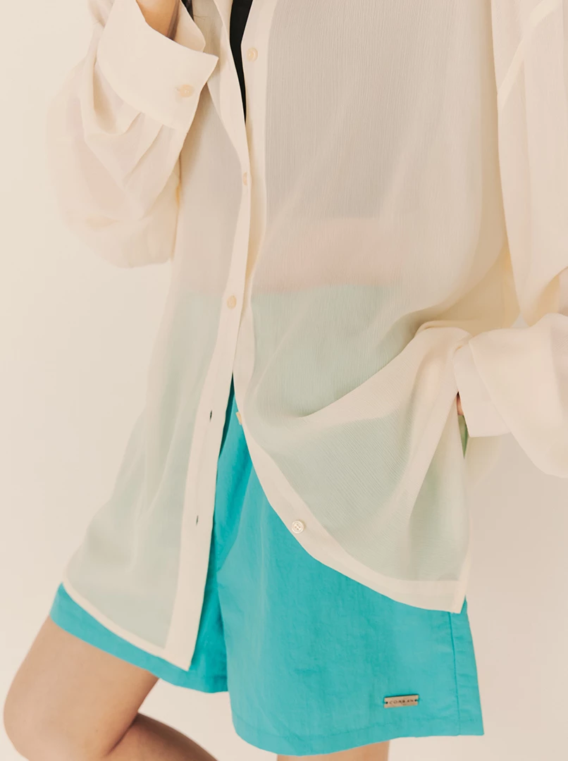 極簡透膚百搭襯衫