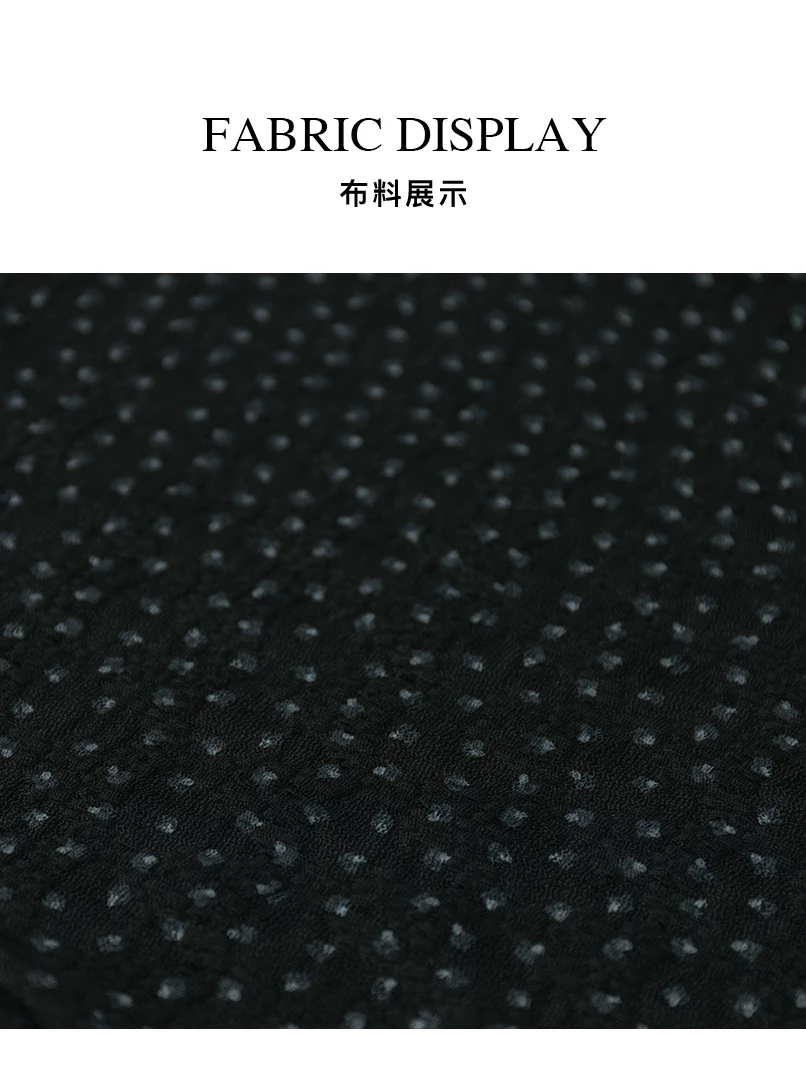 圓領透膚緹花上衣