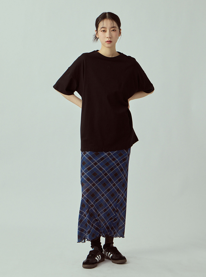 簡約刺繡圓領T恤