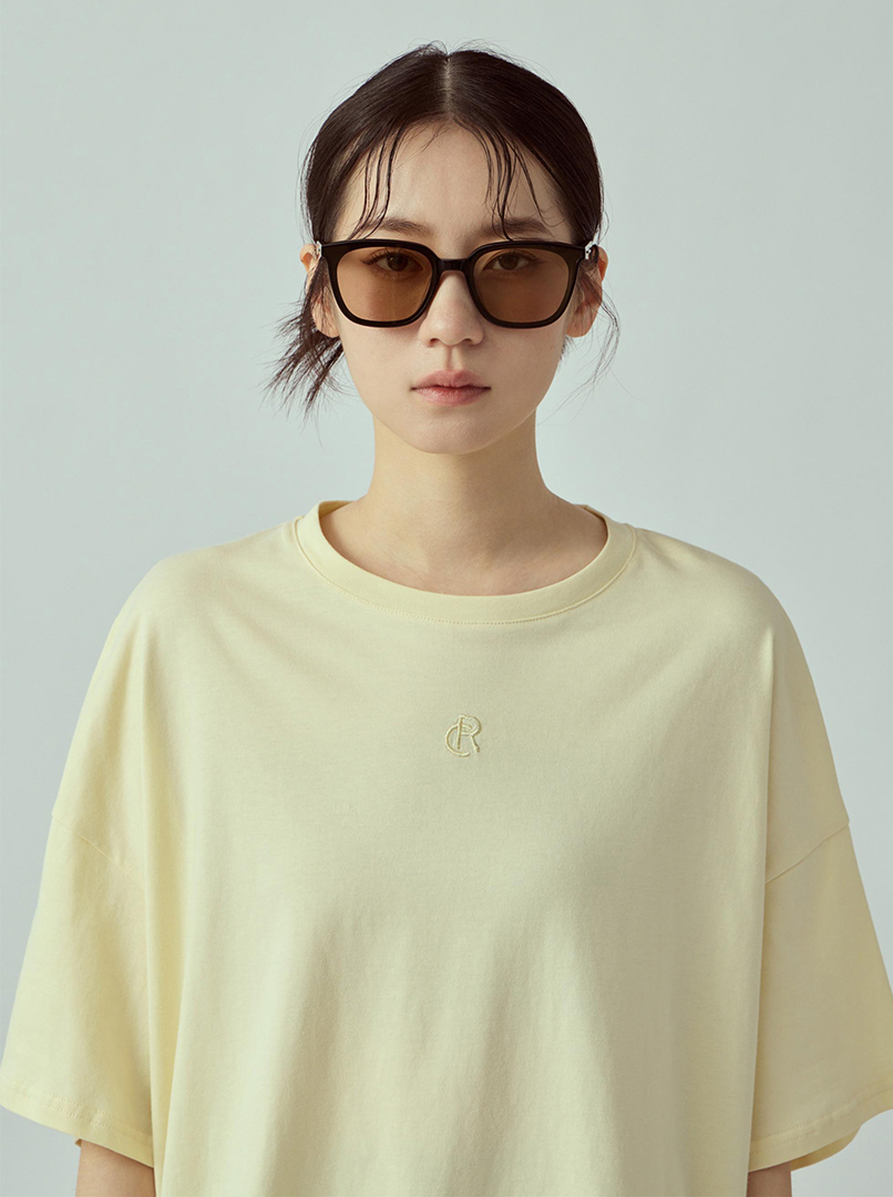 簡約刺繡圓領T恤