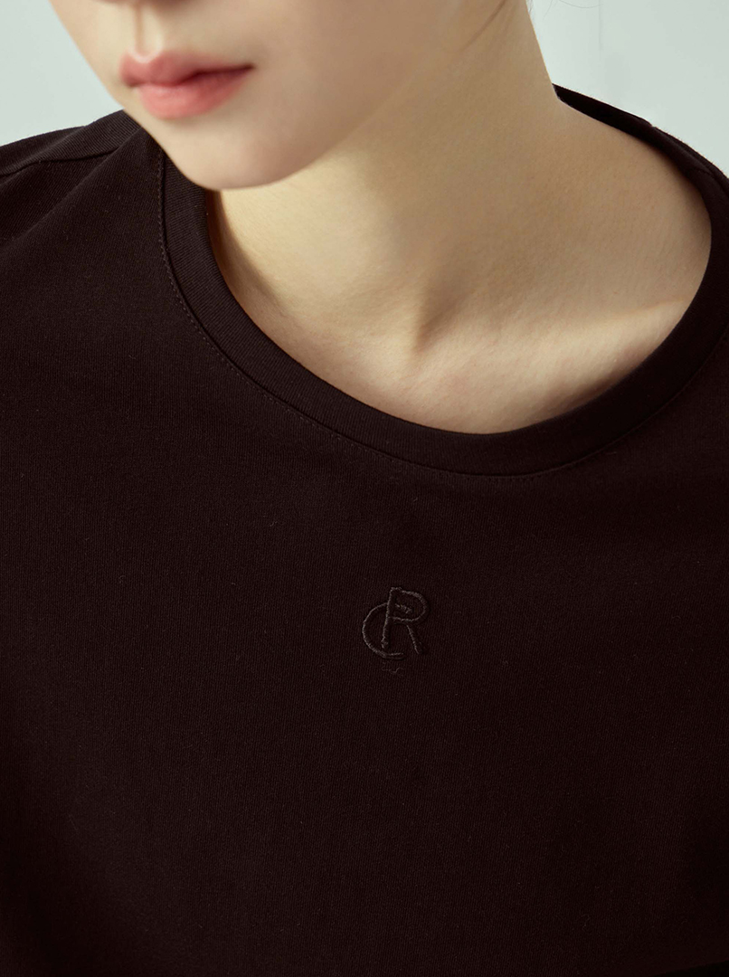 簡約刺繡圓領T恤