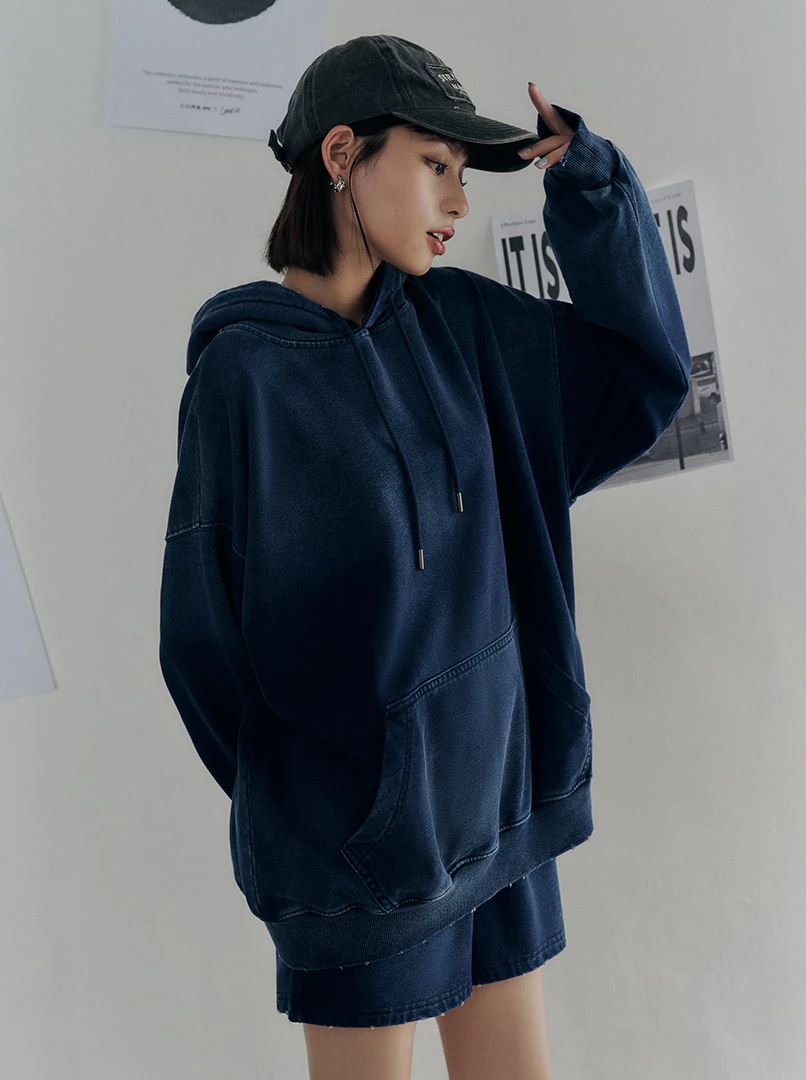 黑土聯名洗舊帽T'