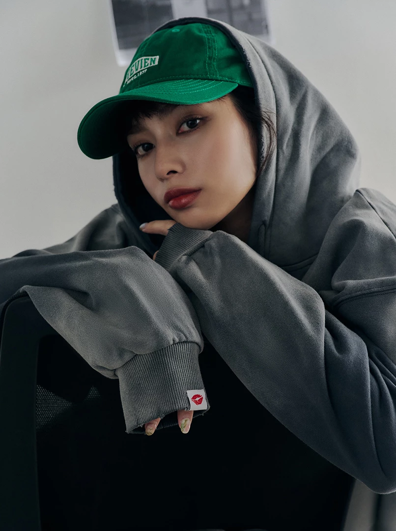 黑土聯名洗舊帽T