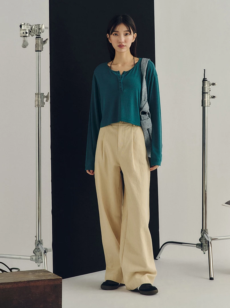 寬鬆圓領坑條上衣