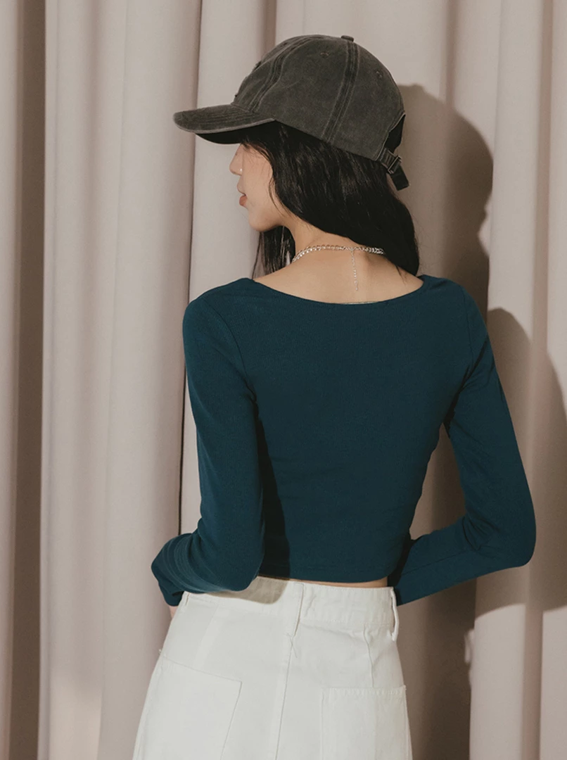 方領親膚修身上衣