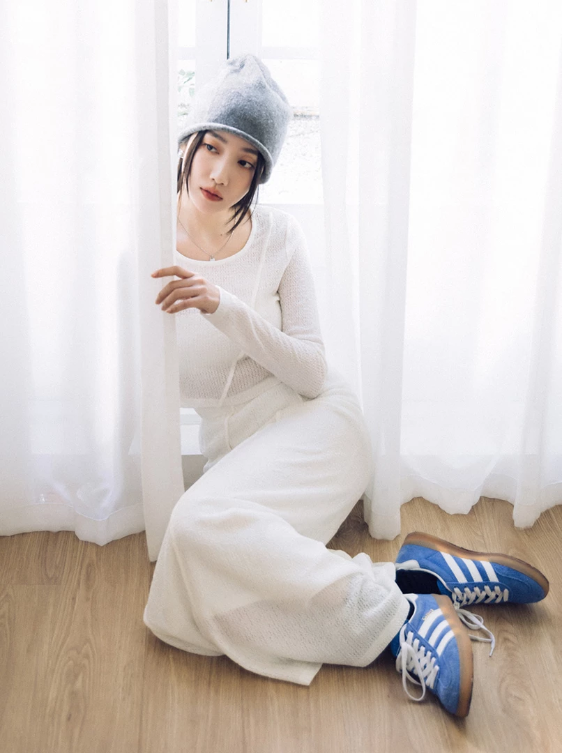 微透斜線立體上衣