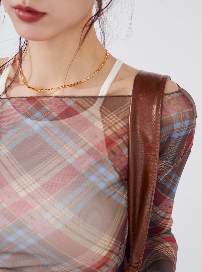 格紋平口上衣