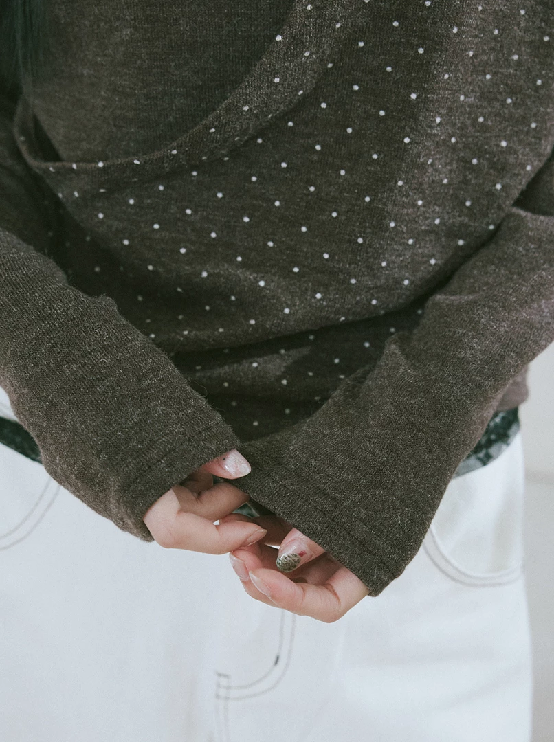 掛脖一字領設計針織上衣