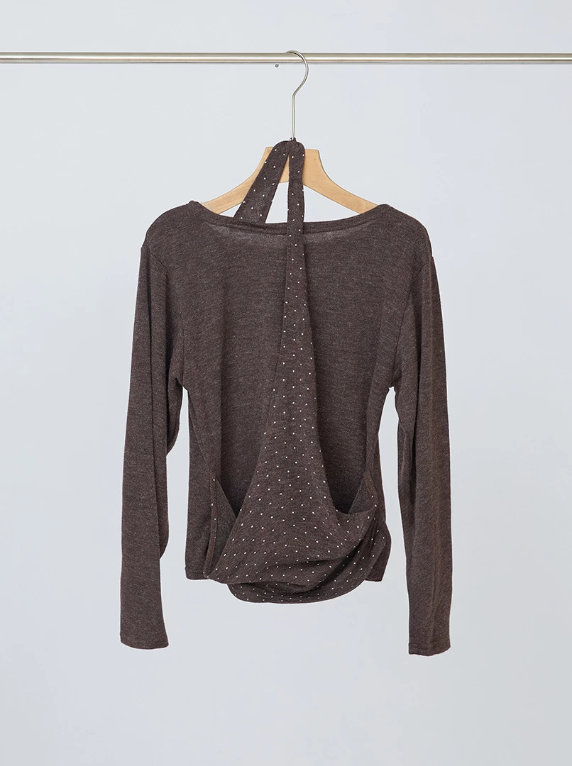 掛脖一字領設計針織上衣