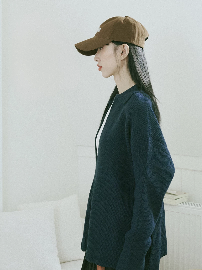 大V領坑條外搭針織上衣