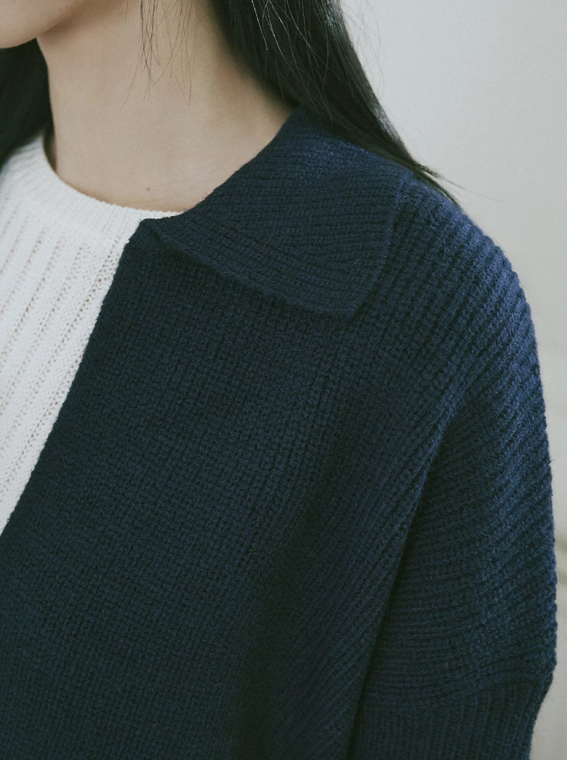 大V領坑條外搭針織上衣