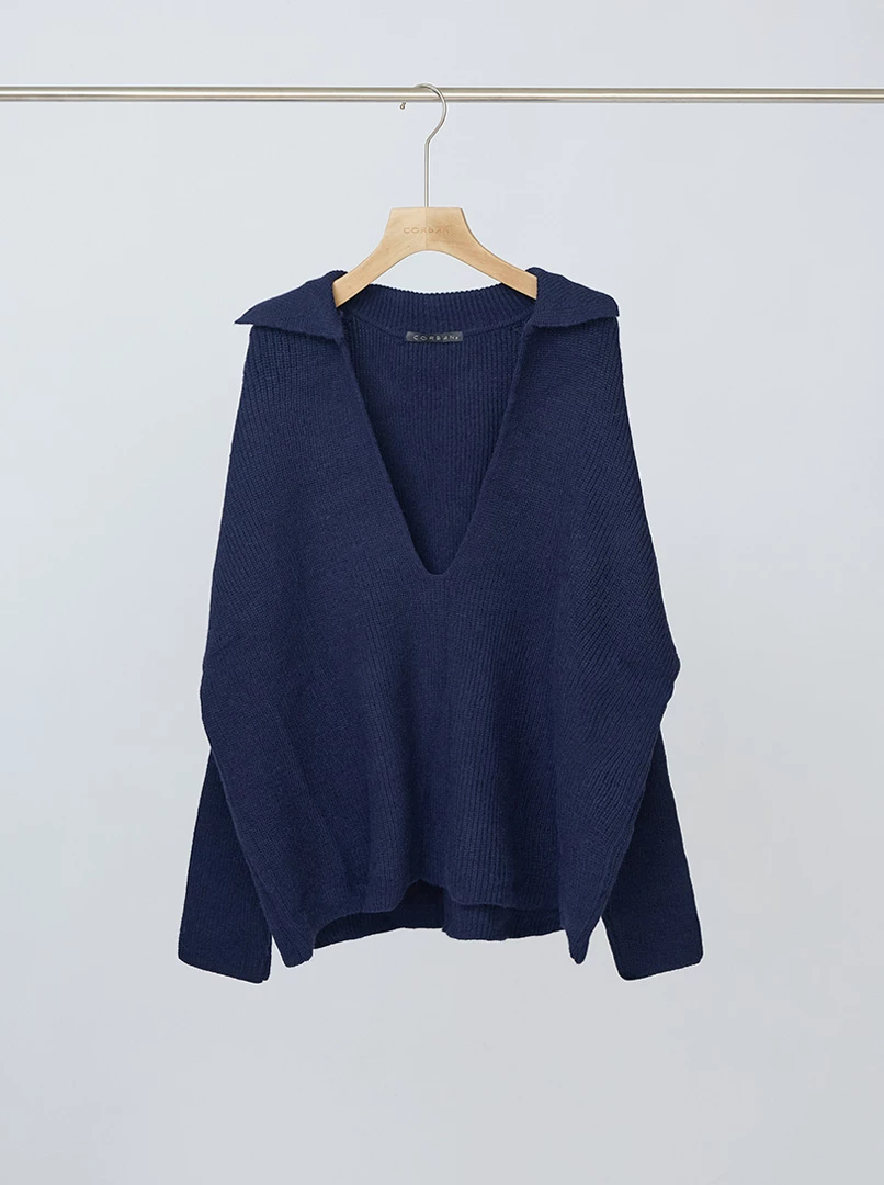 大V領坑條外搭針織上衣