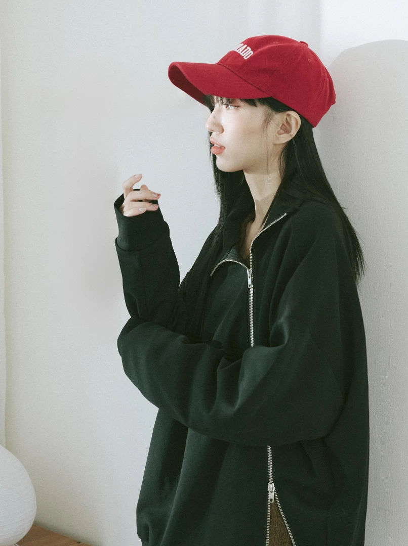 斜拉鍊設計疊穿大學T