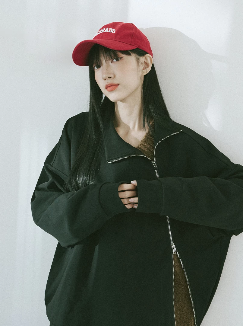 斜拉鍊設計疊穿大學T