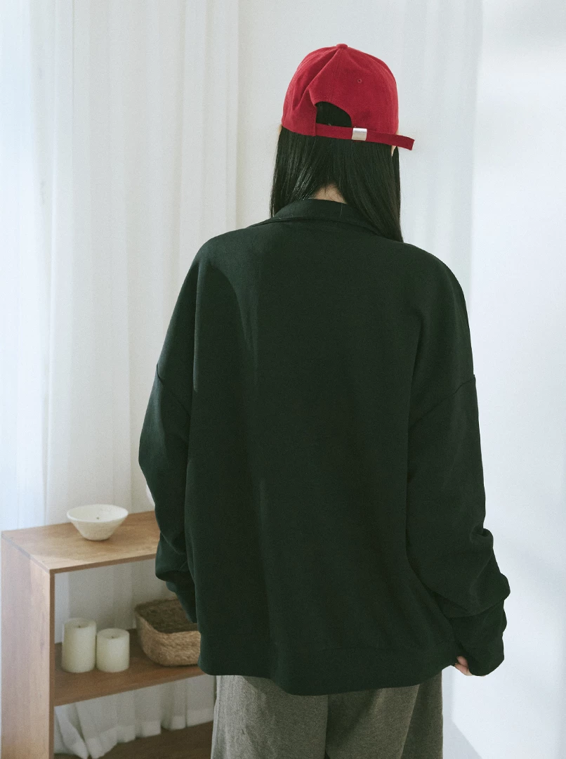 斜拉鍊設計疊穿大學T