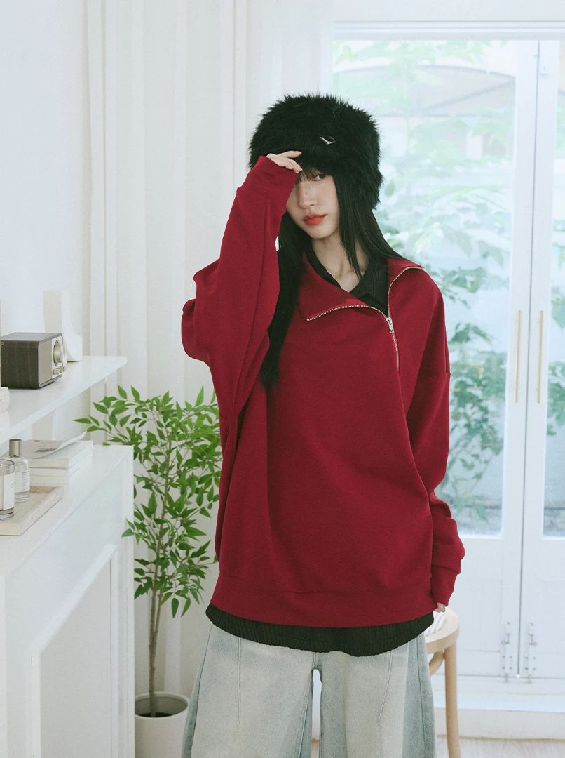 斜拉鍊設計疊穿大學T