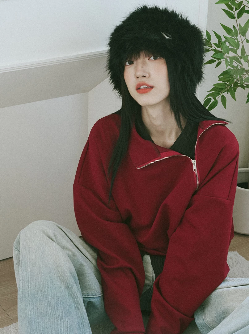 斜拉鍊設計疊穿大學T