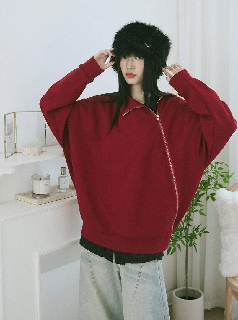 斜拉鍊設計疊穿大學T