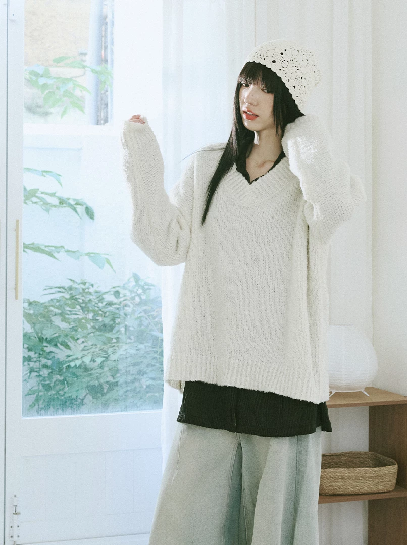 顆粒感鉤織V領毛衣