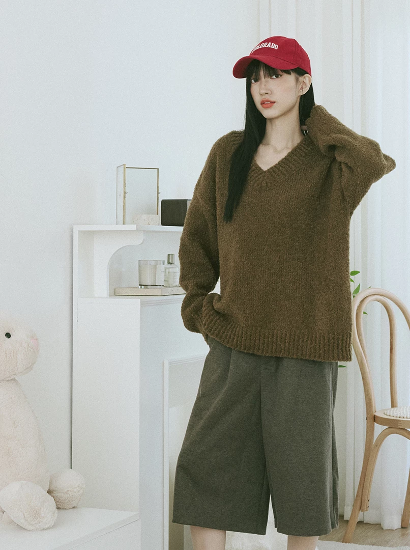 顆粒感鉤織V領毛衣