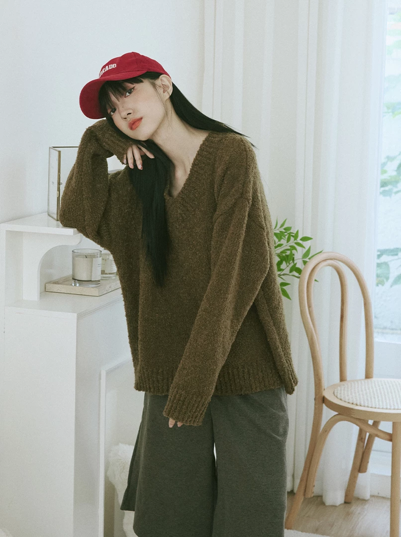 顆粒感鉤織V領毛衣