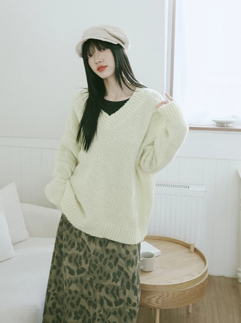 顆粒感鉤織V領毛衣