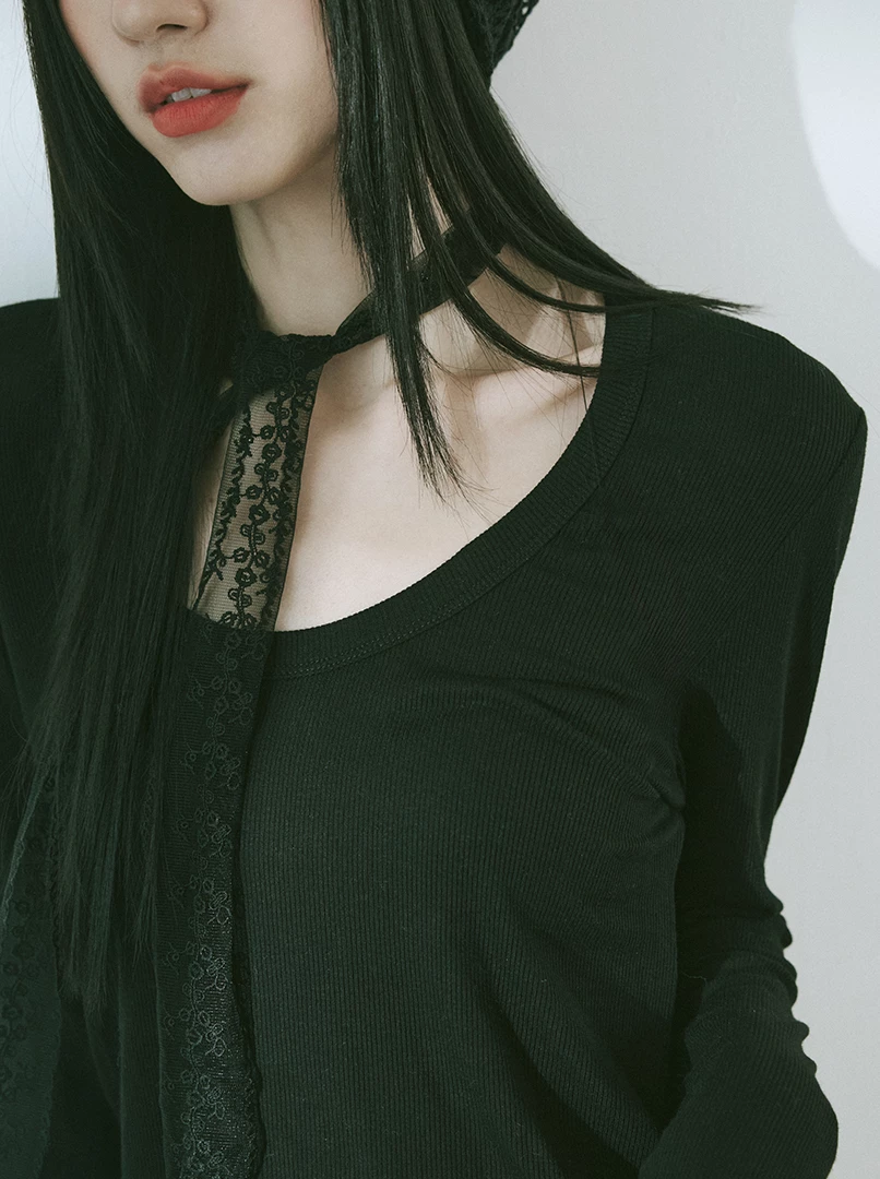 U領打底長袖上衣