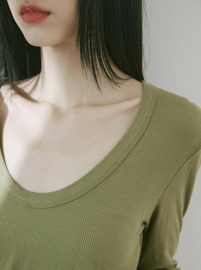 U領打底長袖上衣