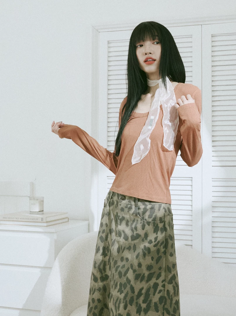 U領打底長袖上衣