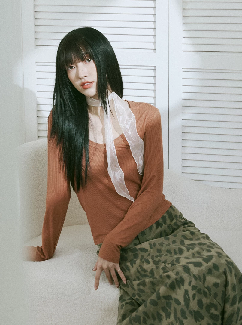 U領打底長袖上衣